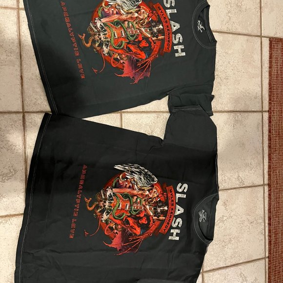 - Slash Graphic Tee - Picture 2 of 3